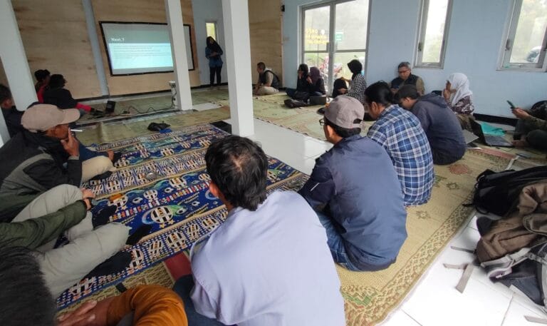 Road to HKAN : Mengenalkan Lutung Jawa ke Masyarakat Lereng Timur Merapi 9 Road to HKAN : Mengenalkan Lutung Jawa ke Masyarakat Lereng Timur Merapi