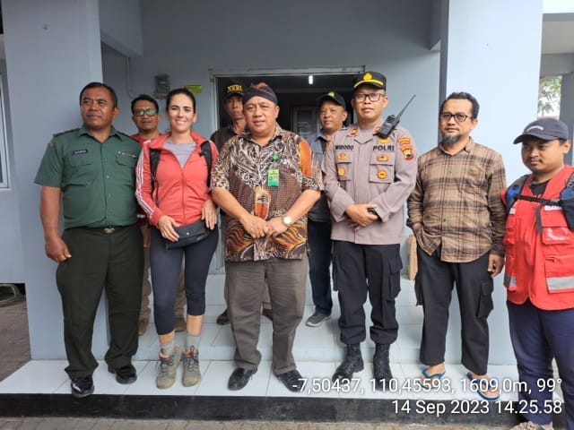 Evakuasi Pendaki Illegal berkewarganegaraan Spanyol 4 Evakuasi Pendaki Illegal