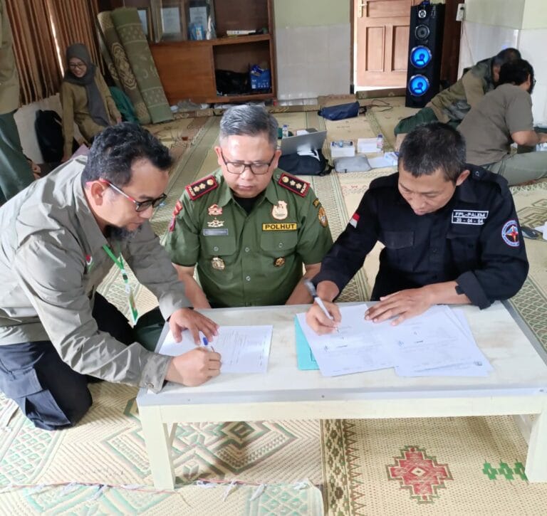 Monitoring PKS Penguatan Fungsi antara BTNGM dengan FPL PALEM 8 Monitoring PKS Penguatan Fungsi antara BTNGM dengan FPL PALEM