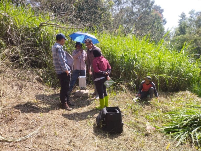 Kerja Bareng BPPTKG – TNGM Mengukur Pengembangan Gunung Merapi dan Pergerakan Magmanya