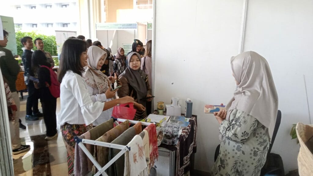 Balai TNGM Pamerkan Produk Kelompok Binaan 1